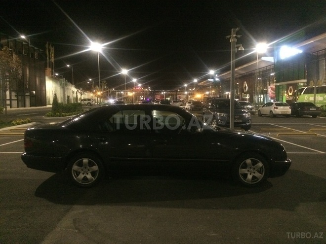 Mercedes E 270 2001, 340,000 km - 2.7 л - Bakı