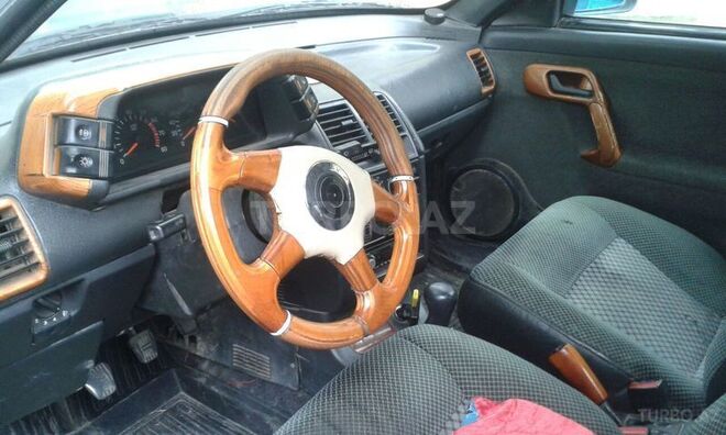 LADA (VAZ) 2110 2002, 200,000 km - 1.6 l - Quba