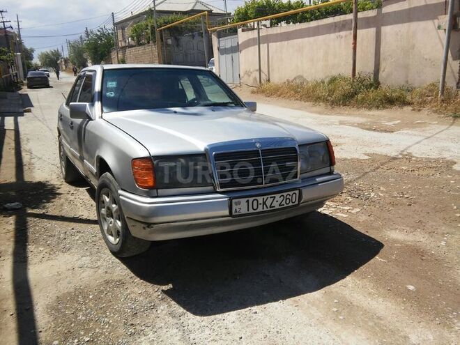 Mercedes E 260 1988, 280,117 km - 0.3 l - Bakı