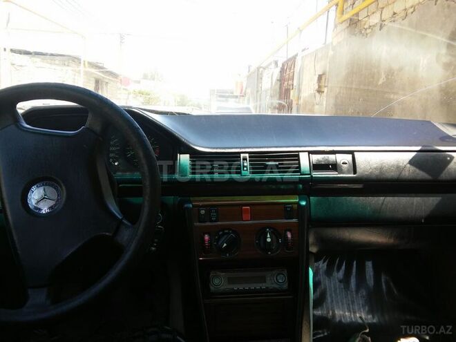 Mercedes E 260 1988, 280,117 km - 0.3 l - Bakı