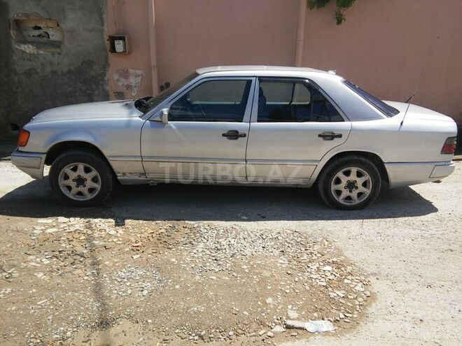 Mercedes E 260 1988, 280,117 km - 0.3 l - Bakı
