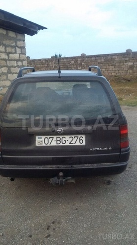 Opel Astra 1996, 420,000 km - 1.6 л - Astara