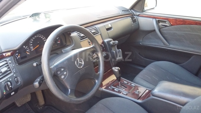 Mercedes E 220 2000, 460,000 km - 2.2 л - Bakı