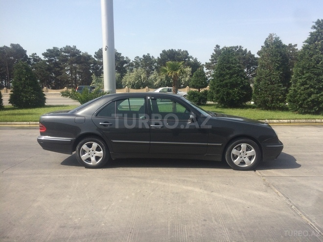 Mercedes E 270 2001, 300,000 km - 2.7 л - Bakı