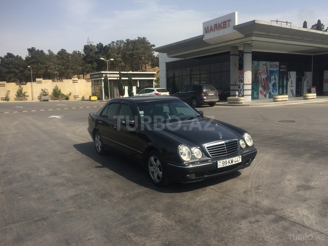 Mercedes E 270 2001, 300,000 km - 2.7 л - Bakı