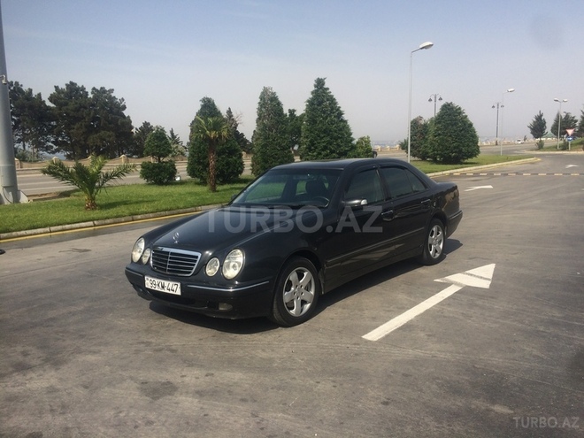 Mercedes E 270 2001, 300,000 km - 2.7 л - Bakı