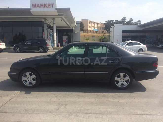 Mercedes E 270 2001, 300,000 km - 2.7 л - Bakı