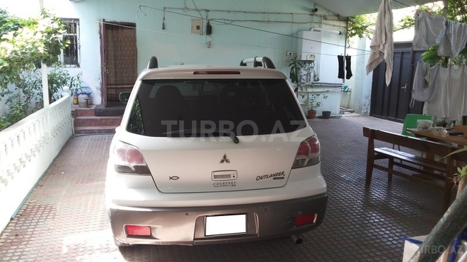 Mitsubishi Outlander 2003, 200,000 km - 2.4 l - Bakı