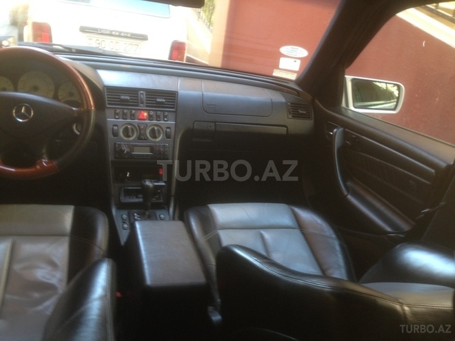 Mercedes C 230 1999, 270,000 km - 2.3 l - Bakı