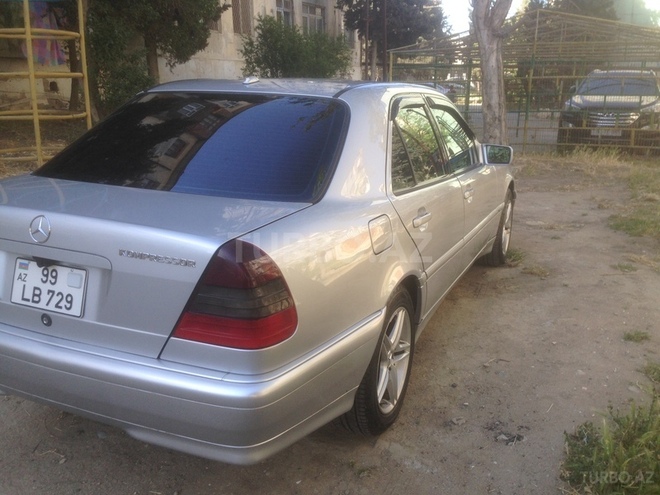 Mercedes C 230 1999, 270,000 km - 2.3 l - Bakı