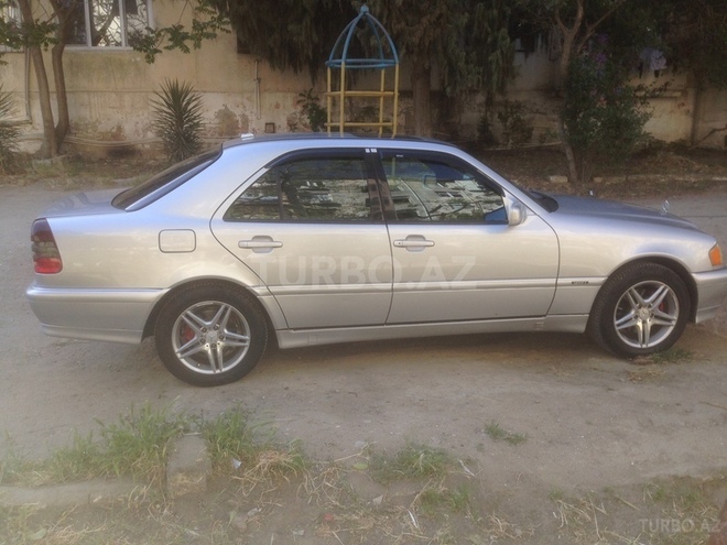 Mercedes C 230 1999, 270,000 km - 2.3 l - Bakı