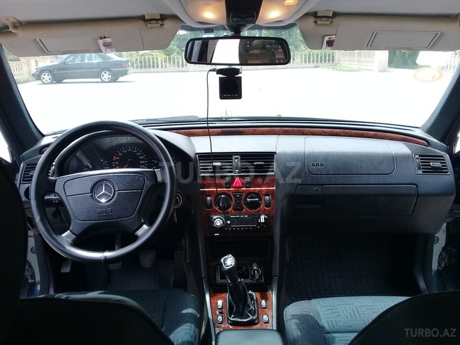 Mercedes C 180 1997, 220,000 km - 1.8 l - Saatlı