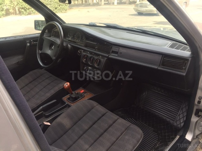 Mercedes 190 1992, 290,000 km - 1.8 l - Sumqayıt