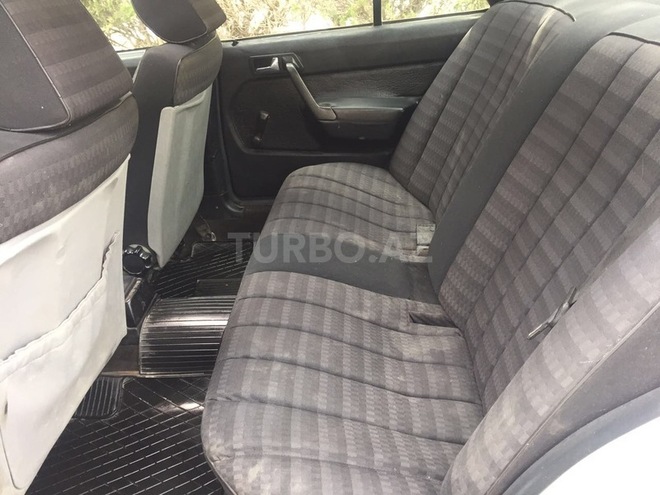 Mercedes 190 1992, 290,000 km - 1.8 l - Sumqayıt