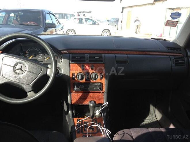Mercedes E 240 1998, 173,000 km - 2.4 л - Bakı