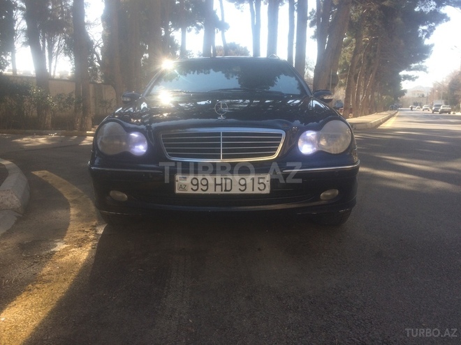 Mercedes C 200 2001, 299,000 km - 2.0 л - Bakı