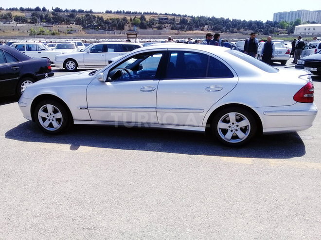 Mercedes E 270 2002, 343,000 km - 2.7 l - Bakı