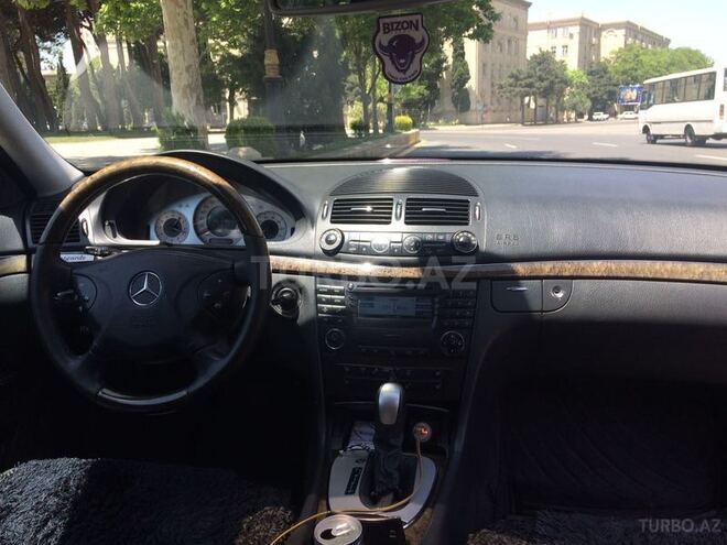Mercedes E 320 2002, 246,764 km - 3.2 l - Bakı