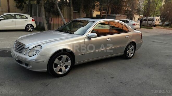 Mercedes E 220 2002, 330,000 km - 2.2 l - Bakı