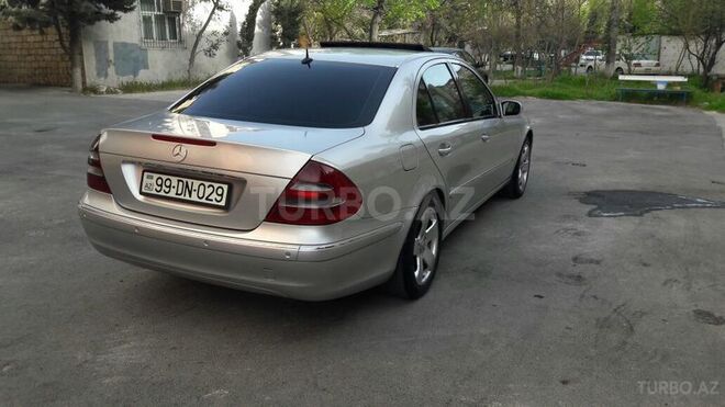 Mercedes E 220 2002, 330,000 km - 2.2 l - Bakı