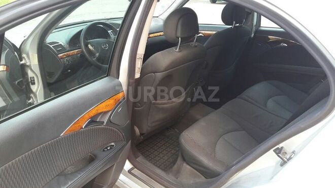 Mercedes E 220 2002, 330,000 km - 2.2 l - Bakı
