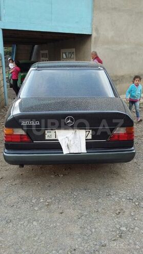 Mercedes E 200 1989, 1,654,286 km - 0.2 l - Masallı