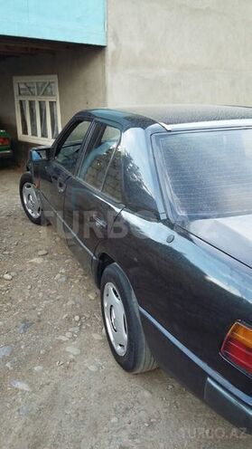 Mercedes E 200 1989, 1,654,286 km - 0.2 l - Masallı