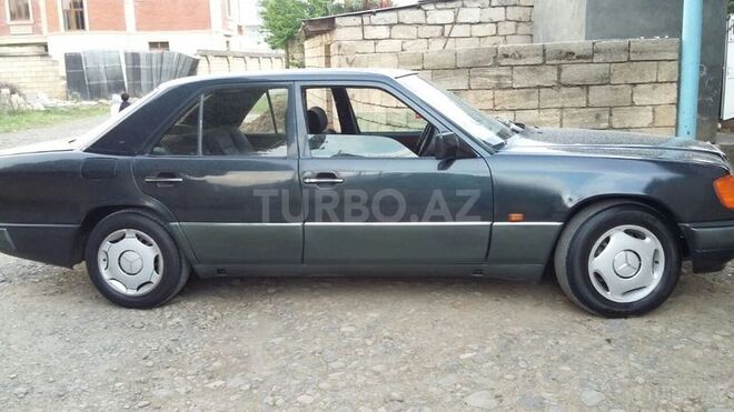 Mercedes E 200 1989, 1,654,286 km - 0.2 l - Masallı