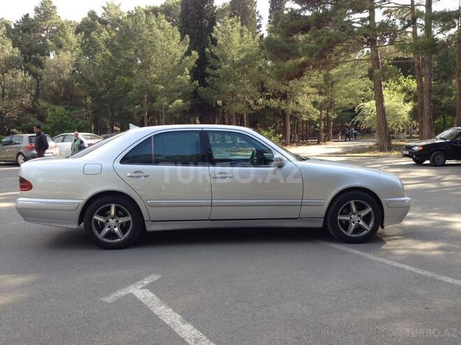 Mercedes E 240 2000, 271,577 km - 2.4 l - Sumqayıt