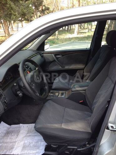 Mercedes E 240 2000, 271,577 km - 2.4 l - Sumqayıt