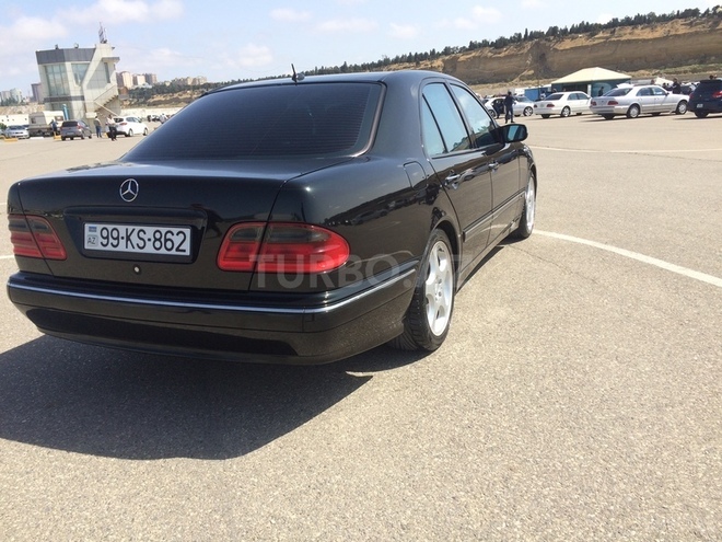 Mercedes E 270 2001, 267,000 km - 2.7 л - Bakı