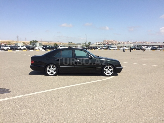 Mercedes E 270 2001, 267,000 km - 2.7 л - Bakı