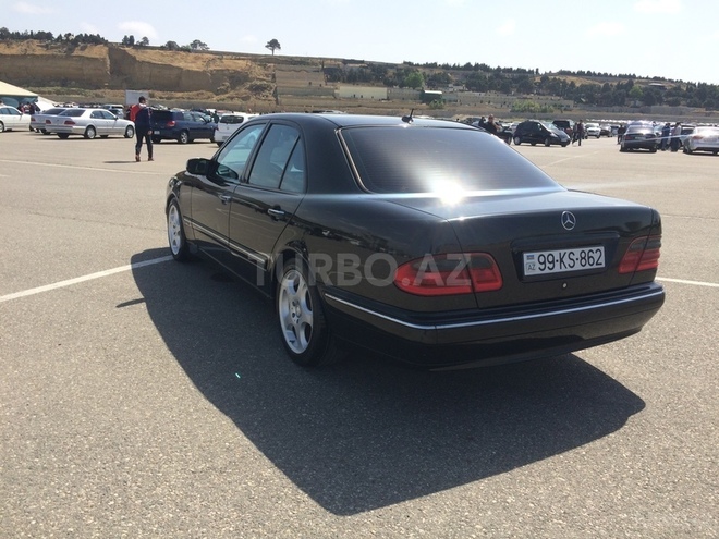 Mercedes E 270 2001, 267,000 km - 2.7 л - Bakı