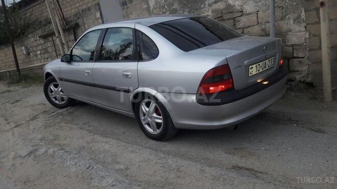 Opel Vectra 1996, 257,000 km - 1.6 l - Bakı