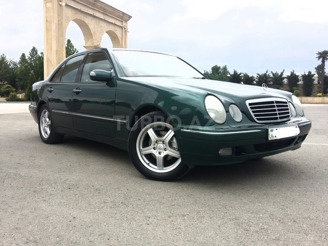 Mercedes E 240 2000, 195,899 km - 2.4 л - Bərdə