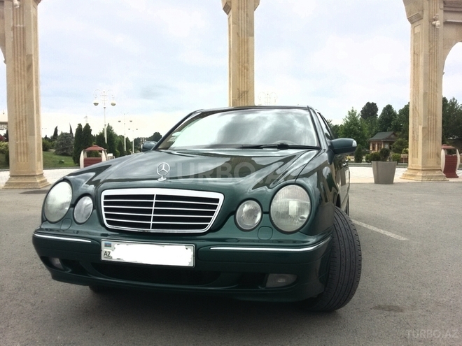 Mercedes E 240 2000, 195,899 km - 2.4 л - Bərdə