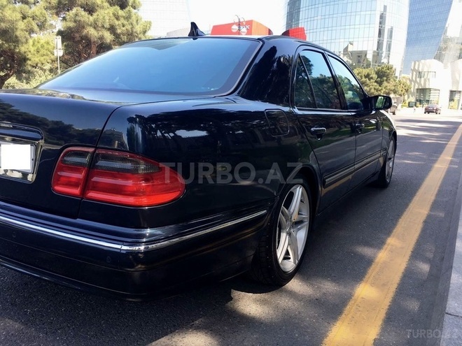 Mercedes E 240 2000, 173,000 km - 2.6 l - Bakı