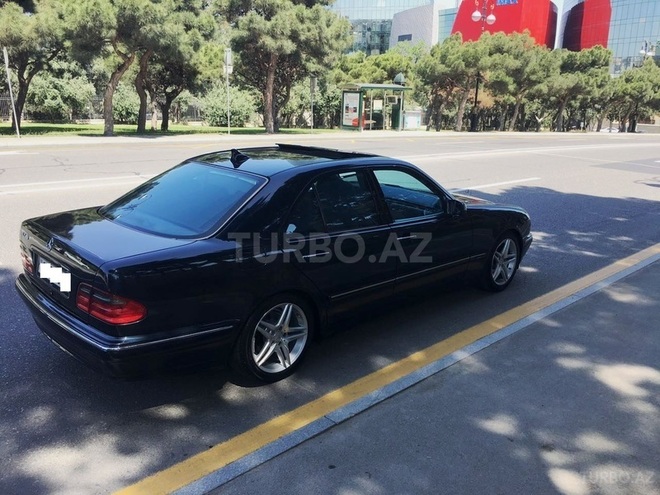Mercedes E 240 2000, 173,000 km - 2.6 l - Bakı