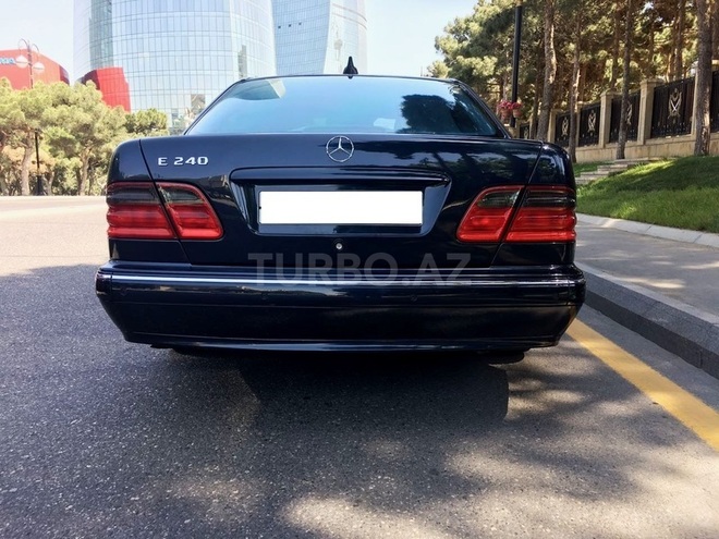 Mercedes E 240 2000, 173,000 km - 2.6 l - Bakı
