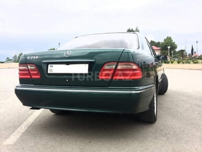 Mercedes E 240 2000, 195,899 km - 2.4 л - Bərdə