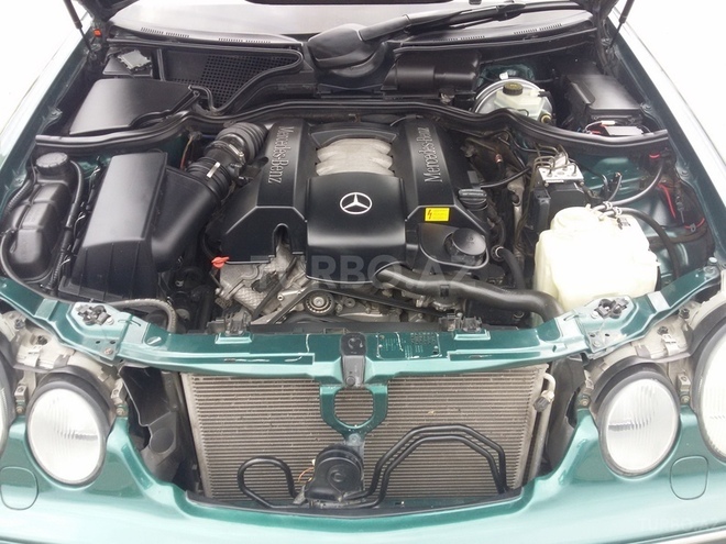 Mercedes E 240 2000, 195,899 km - 2.4 л - Bərdə