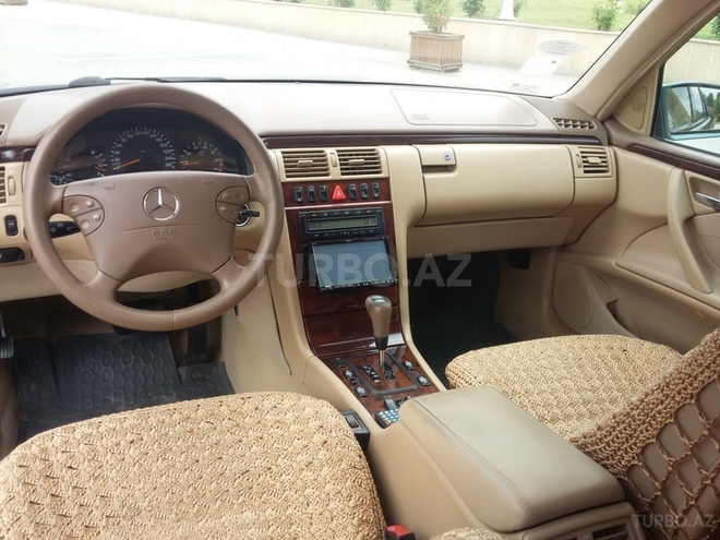 Mercedes E 240 2000, 195,899 km - 2.4 л - Bərdə