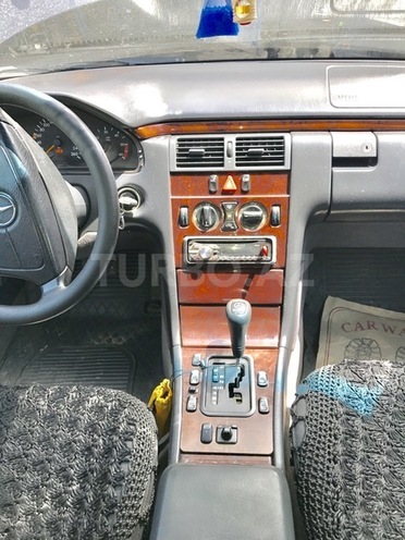 Mercedes E 300 1997, 447,890 km - 0.3 l - Bakı