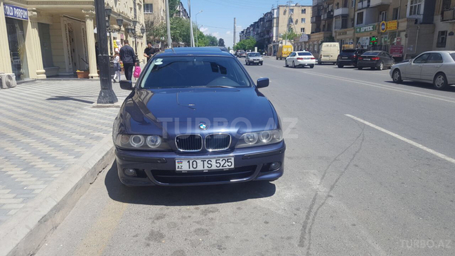 BMW 525 2002, 300,000 km - 2.5 л - Bakı