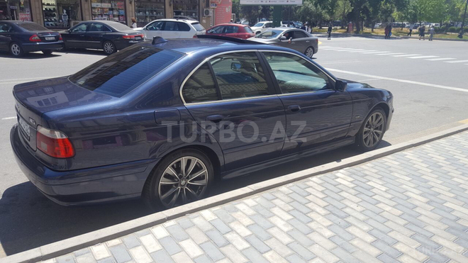 BMW 525 2002, 300,000 km - 2.5 л - Bakı