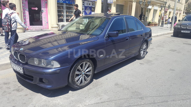 BMW 525 2002, 300,000 km - 2.5 л - Bakı