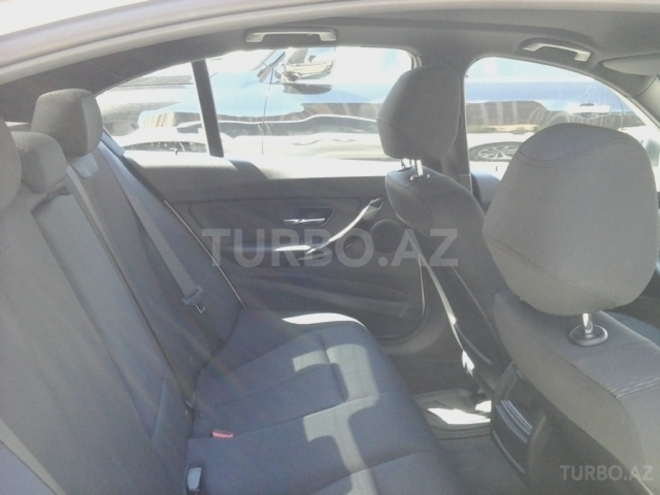 BMW 330 2016, 11,000 km - 2.0 л - Bakı