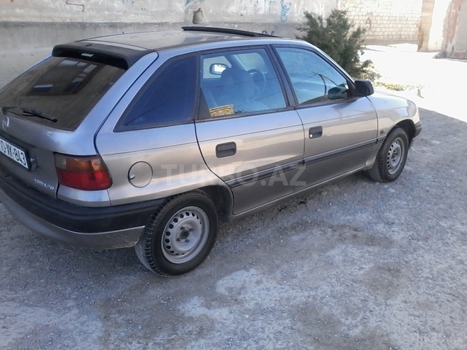 Opel Astra 1993, 300,000 km - 1.4 l - Bakı