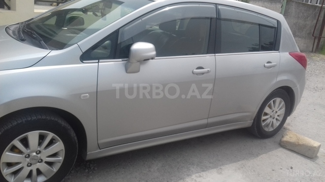 Nissan Tiida 2004, 180,000 km - 1.6 л - Bakı