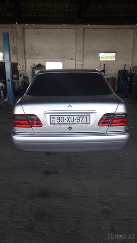 Mercedes E 220 1998, 350,000 km - 2.2 l - Masallı